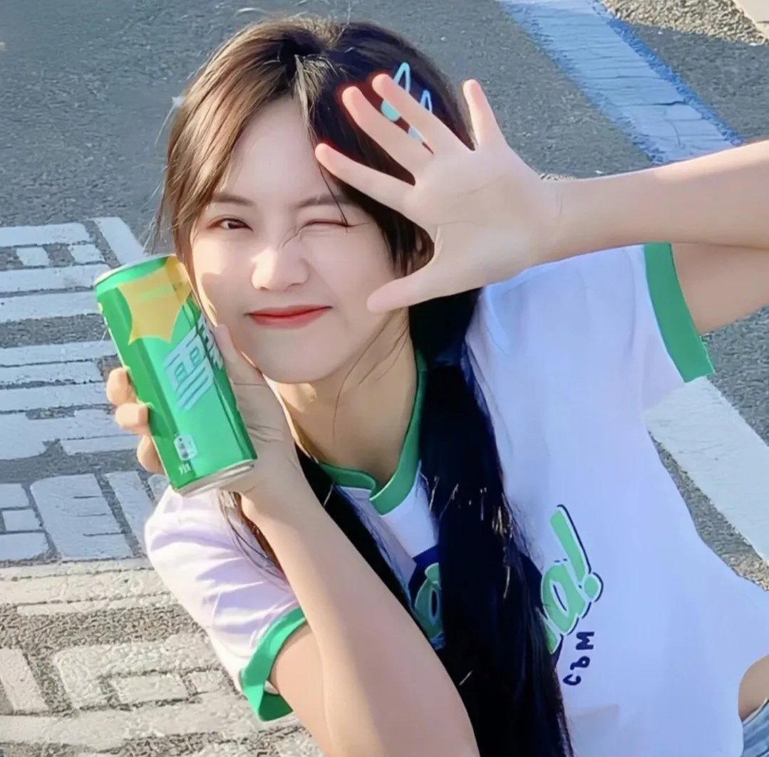 重生成仇人小叔继承万亿家产